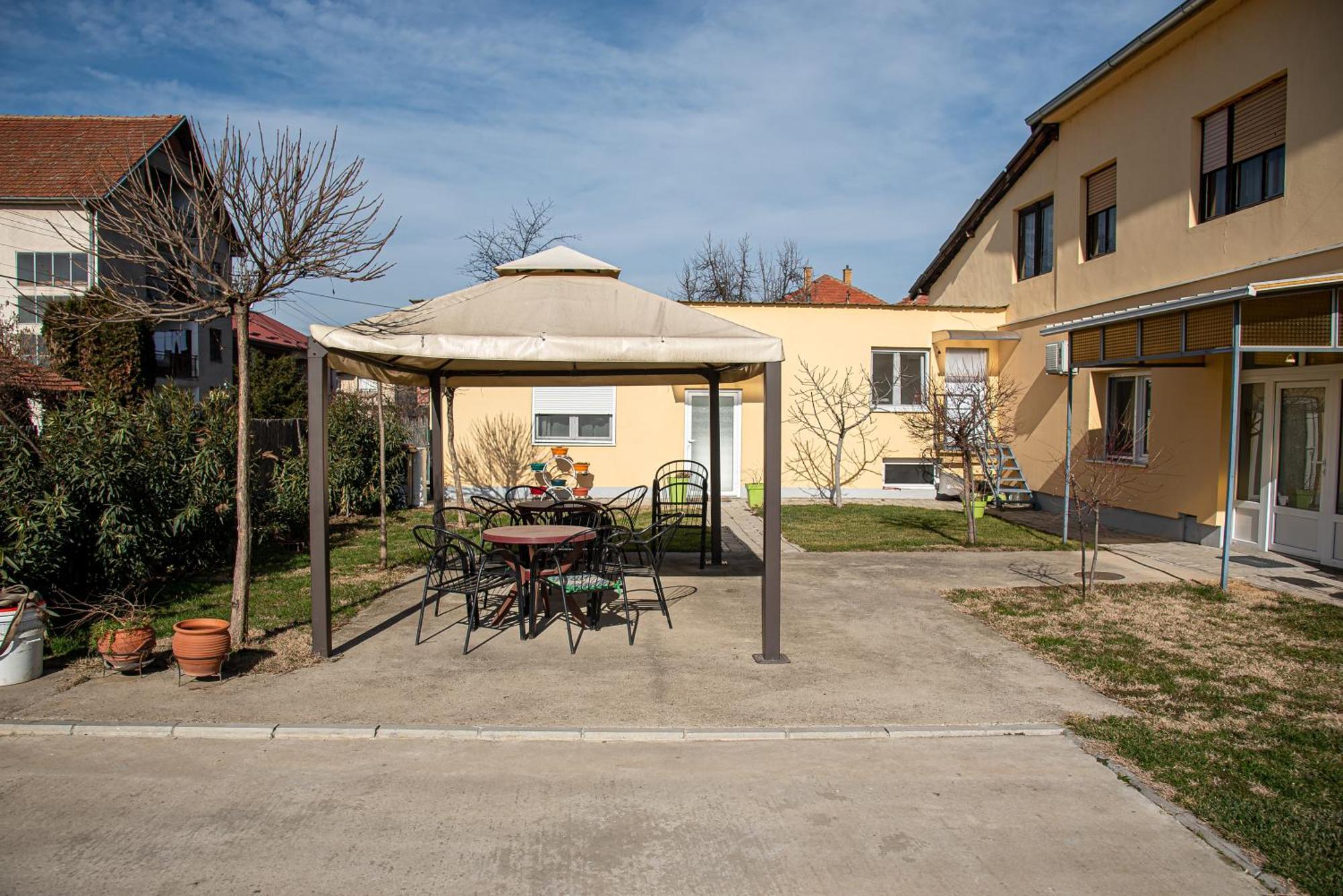 Apartments Kuca Aleksic Ni Buitenkant foto