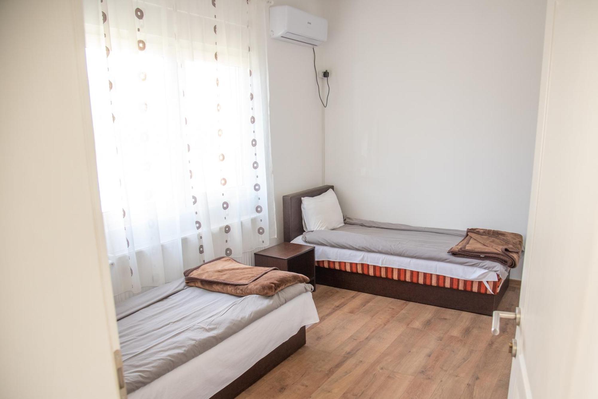 Apartments Kuca Aleksic Ni Buitenkant foto