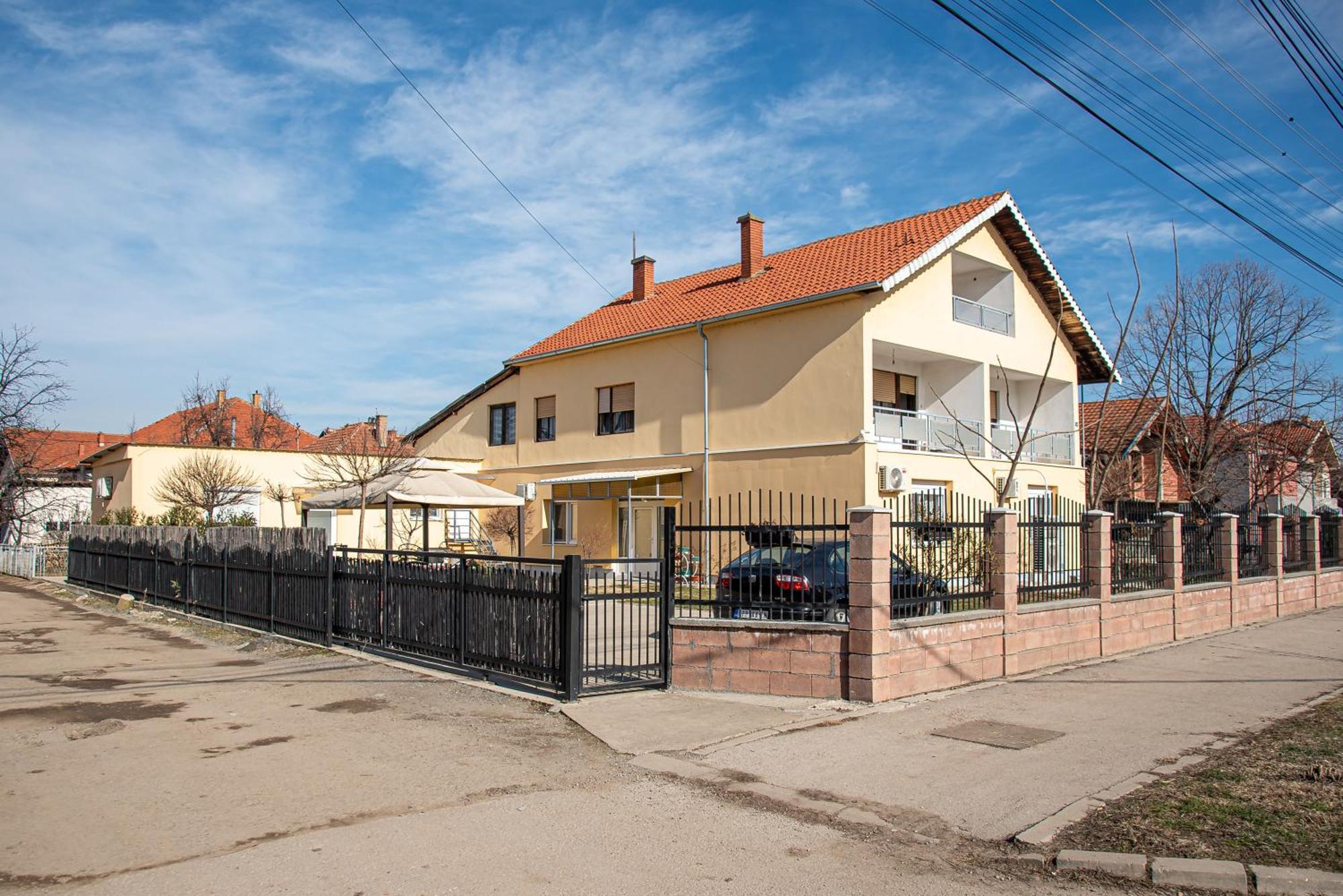 Apartments Kuca Aleksic Ni Buitenkant foto