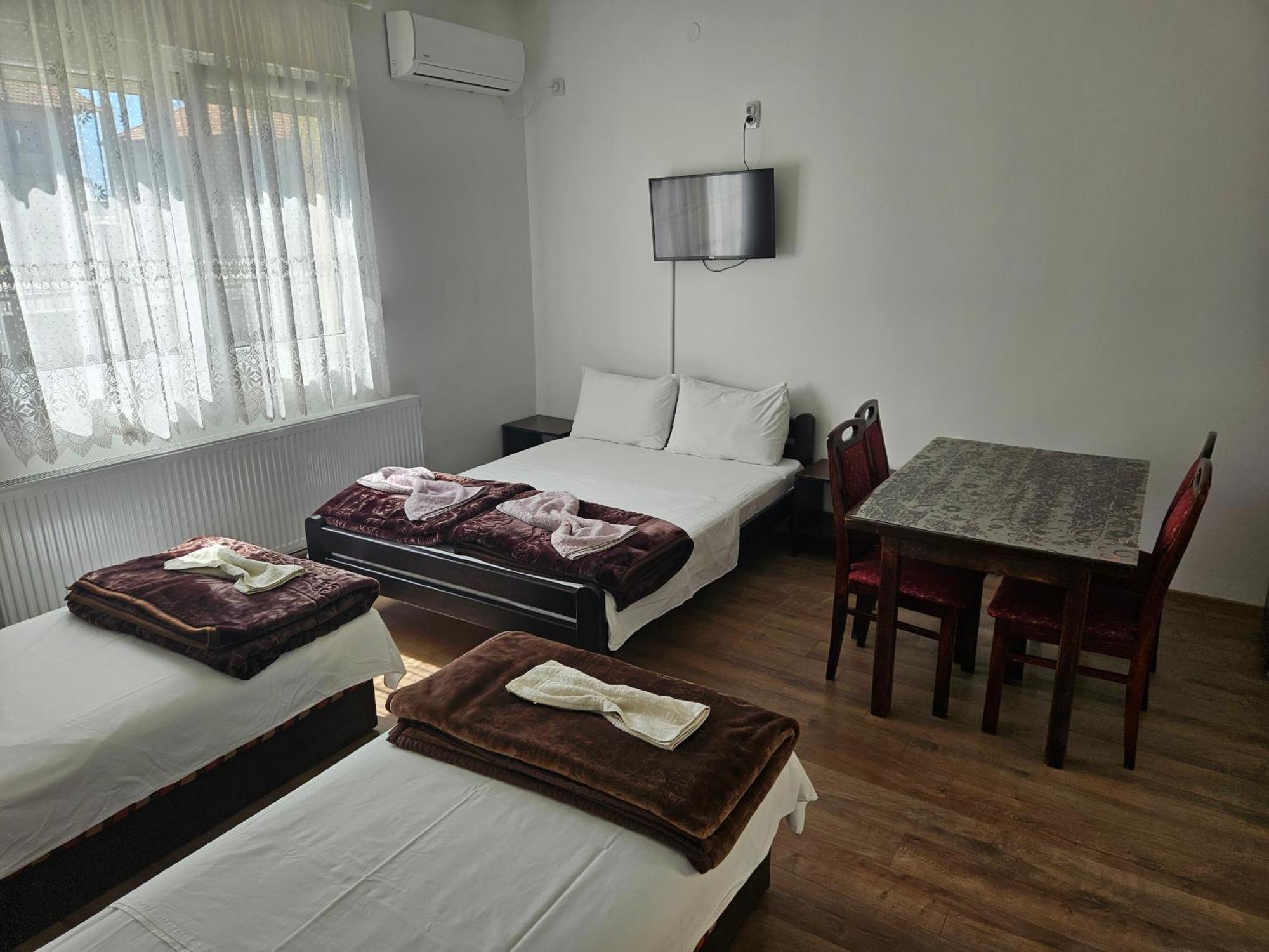 Apartments Kuca Aleksic Ni Buitenkant foto