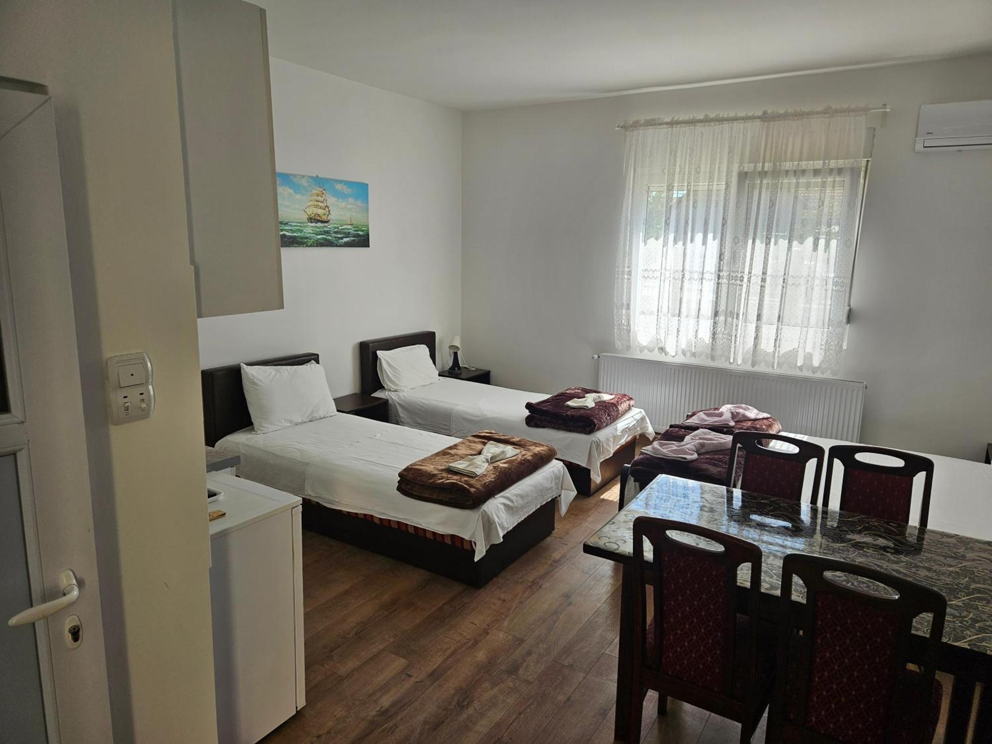 Apartments Kuca Aleksic Ni Buitenkant foto
