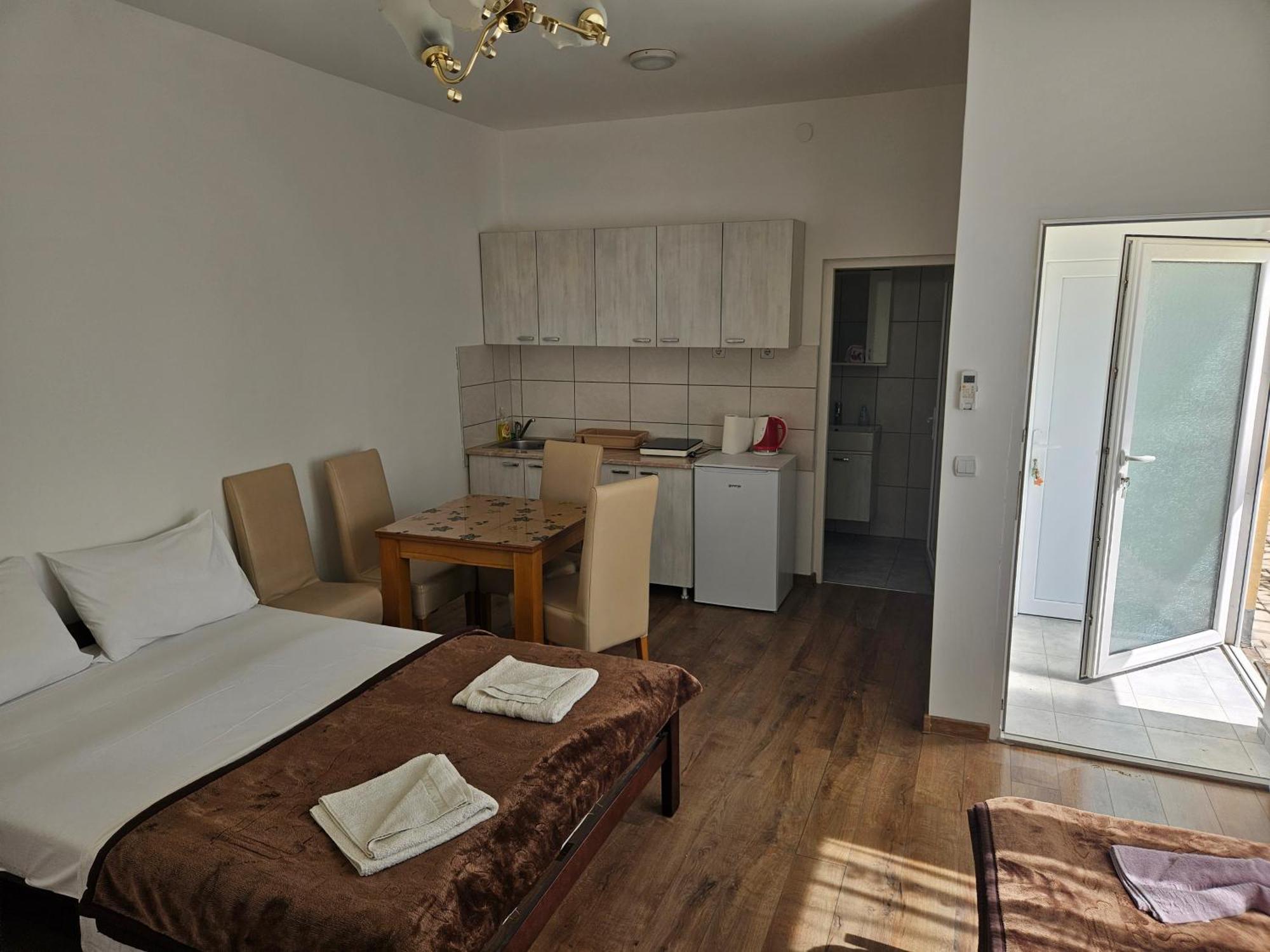 Apartments Kuca Aleksic Ni Buitenkant foto