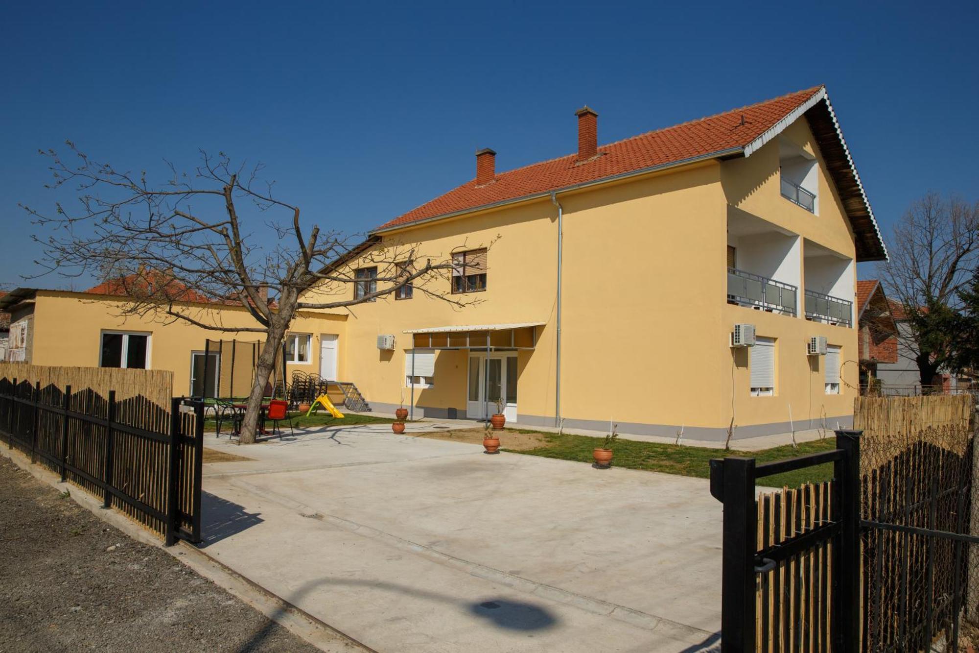 Apartments Kuca Aleksic Ni Buitenkant foto