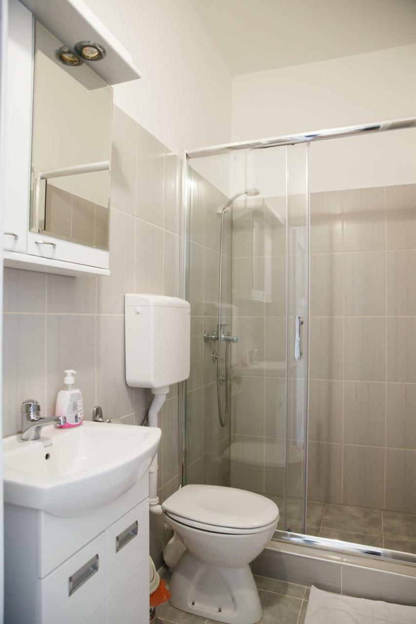 Apartments Kuca Aleksic Ni Buitenkant foto